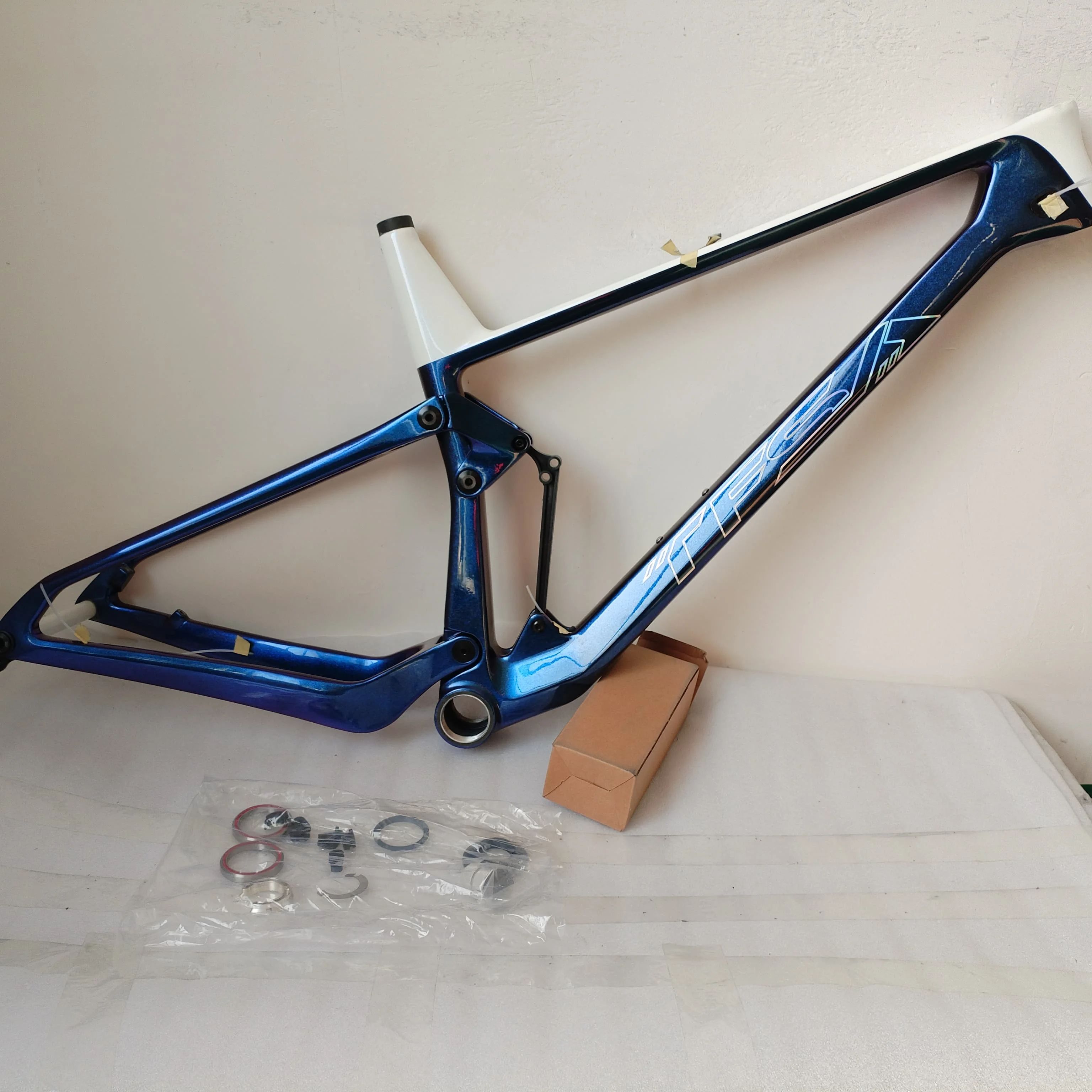 Mountain Biking New Forest - New MTB Carbon Fiber Soft tail